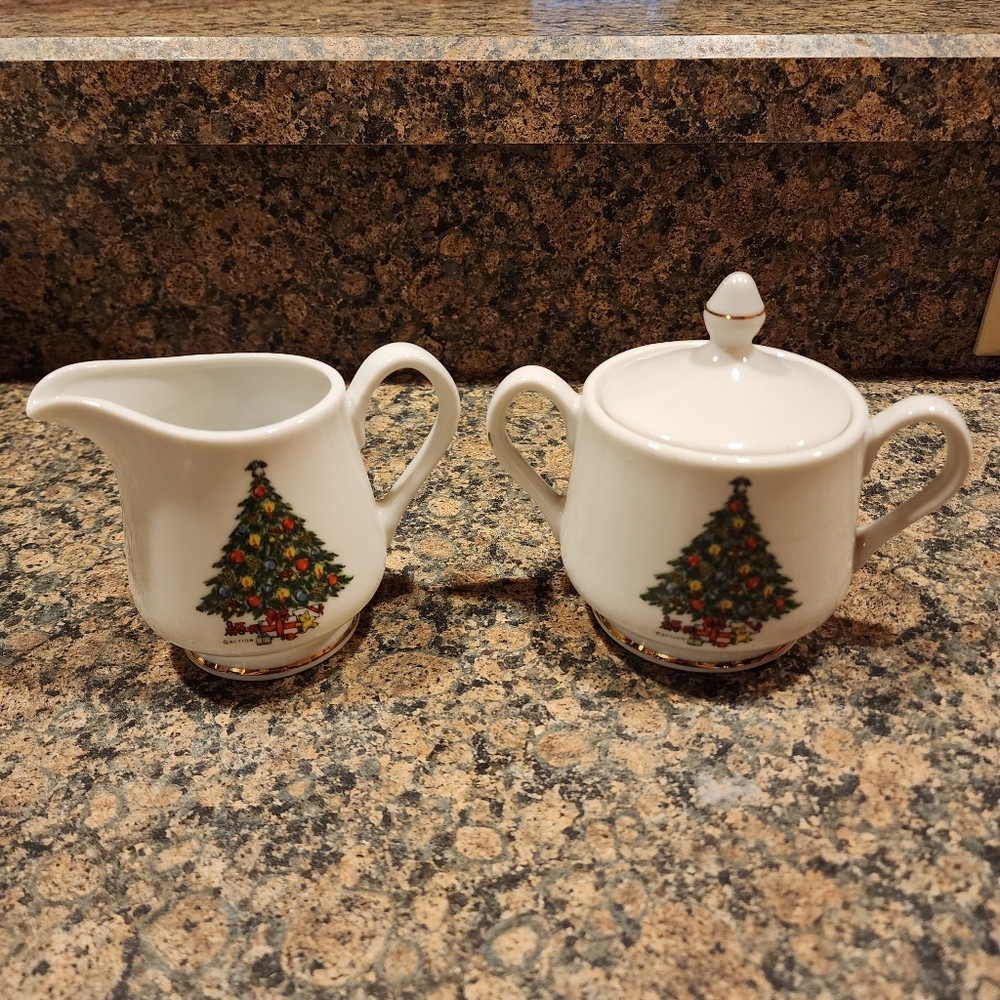 Mount Clemens Pottery Christmas Tree Creamer & Sugar Set